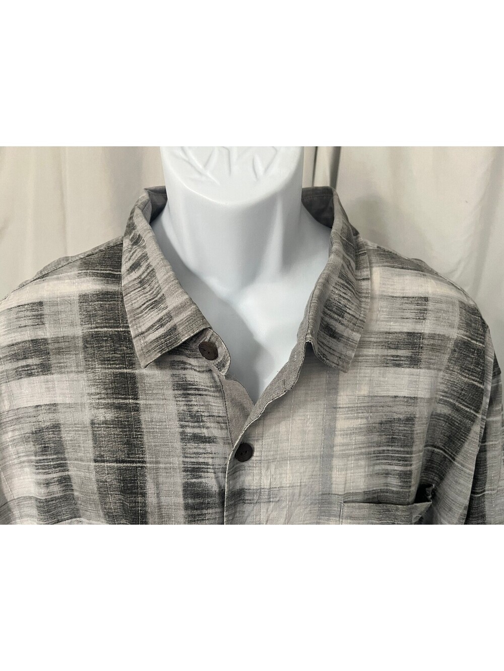 Tommy Bahama Men's Unique Gray White 100% Silk Hawaiian Shirt 2XLB Big XXL